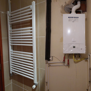 Aquecimento Central com Caldeira a Gás Natural 24kW - Abelheira Aquecimento Central com Caldeira a Gás Natural 24kW - Abelheira