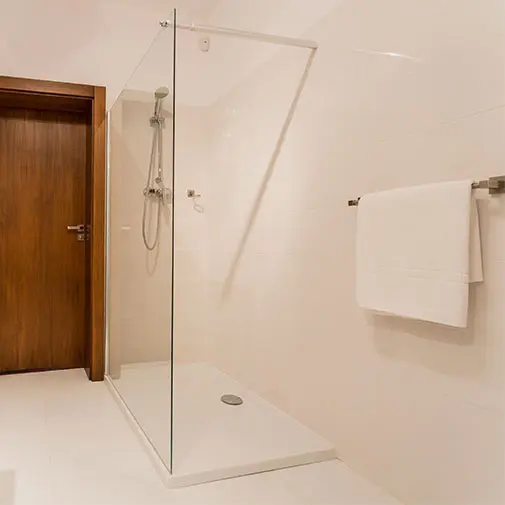Resguardo duche vidro simples 1300 x 2000 mm Resguardo duche vidro simples 1300 x 2000 mm