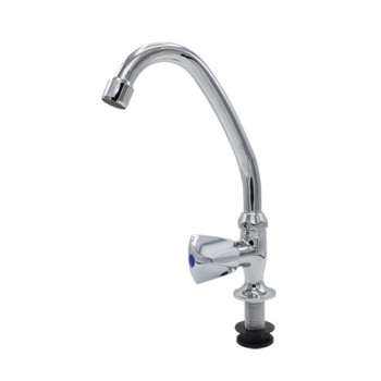 Torneira cozinha giratória tricórnio